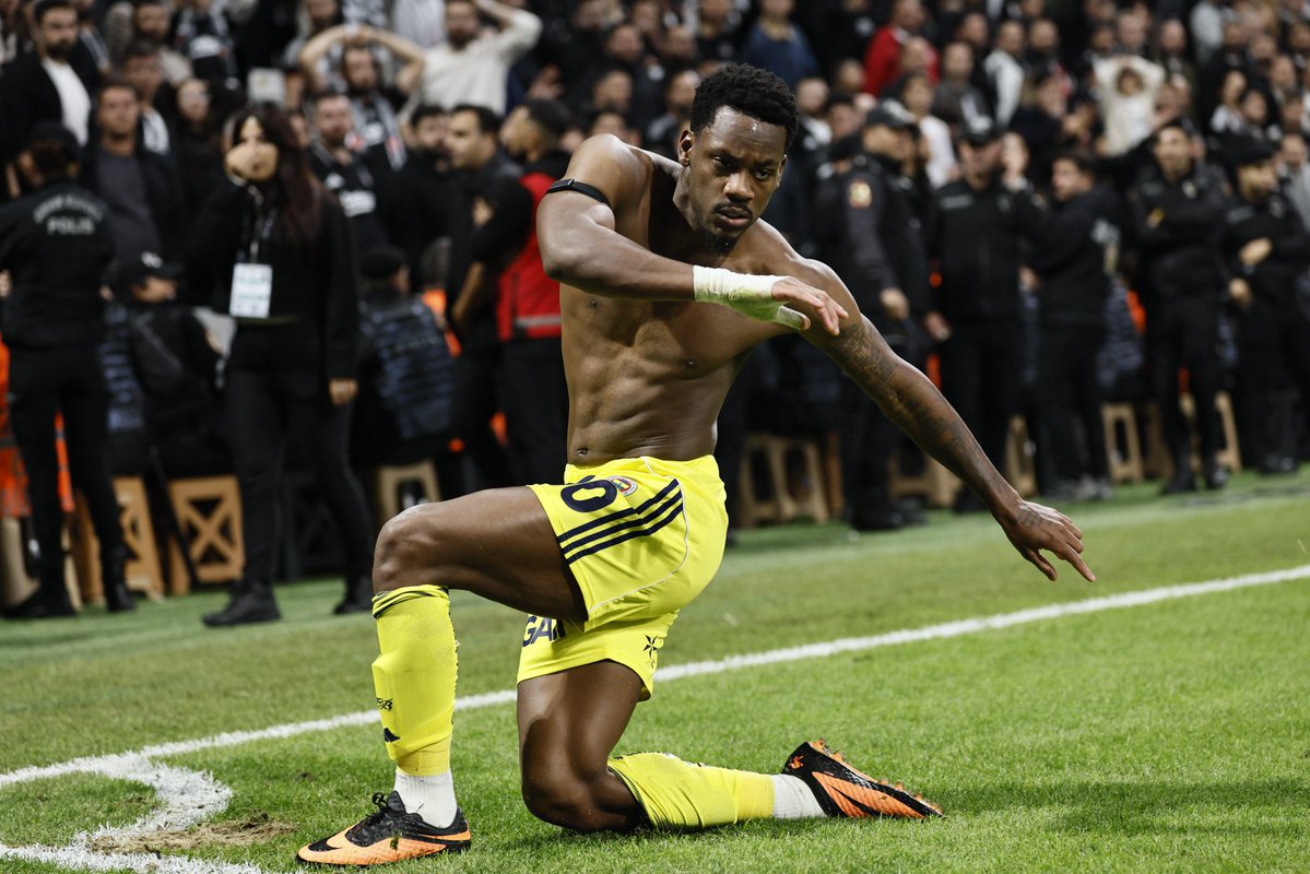 Çarşı ne zaman 3 dese kırmadık, kırmayacağız…  #BJKvFB
Duran