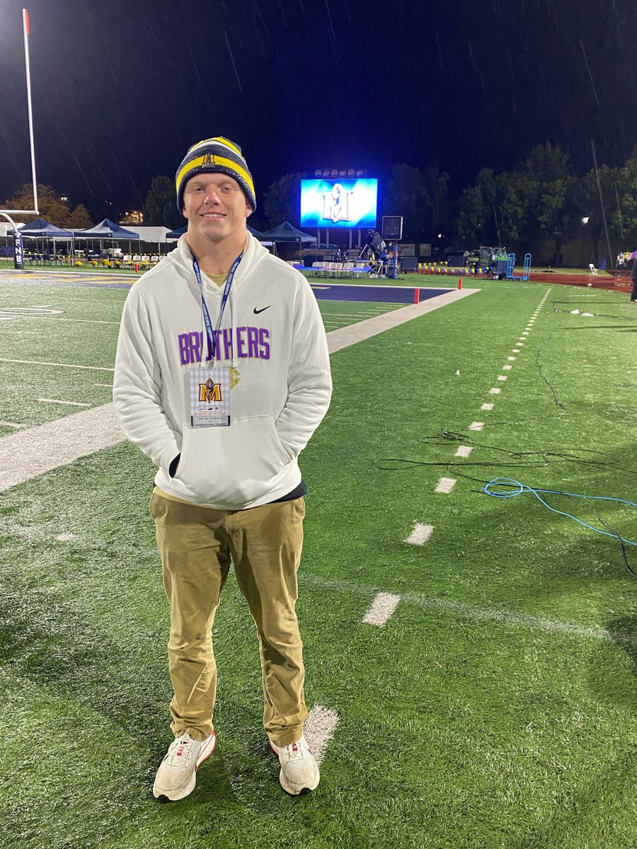 DockeryRex's tweet photo. Thank you to @WrightJody and @racersfootball for the invitation to your Homecoming game yesterday!  Thank you to @CoachStiff @coachjimmyogle @CoachNWilliams9 @CoachM11es @TLCII73 @CoachSatterly for taking time out of your pregame and postgame schedule to come talk with me.  I'm looking forward to catching up with @CoachJWalker15 next time. @CBHS_Football @CBHSAthletics @ThomasMcDaniel4 @CoachCrawfordFB @CSmithScout @TnVarsity @PRCoachBailey @PRCoachBrim @CoachMoneyMitch @TNGridironBlitz @west10sports @sportszonetv1 @BallCoachHP