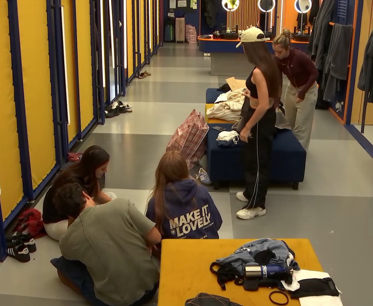 wiiamgm06's tweet image. Se puede paralizar el programa y que solo dejen a estos 5 en el 24h , gracias 😊 #OTDirecto2N