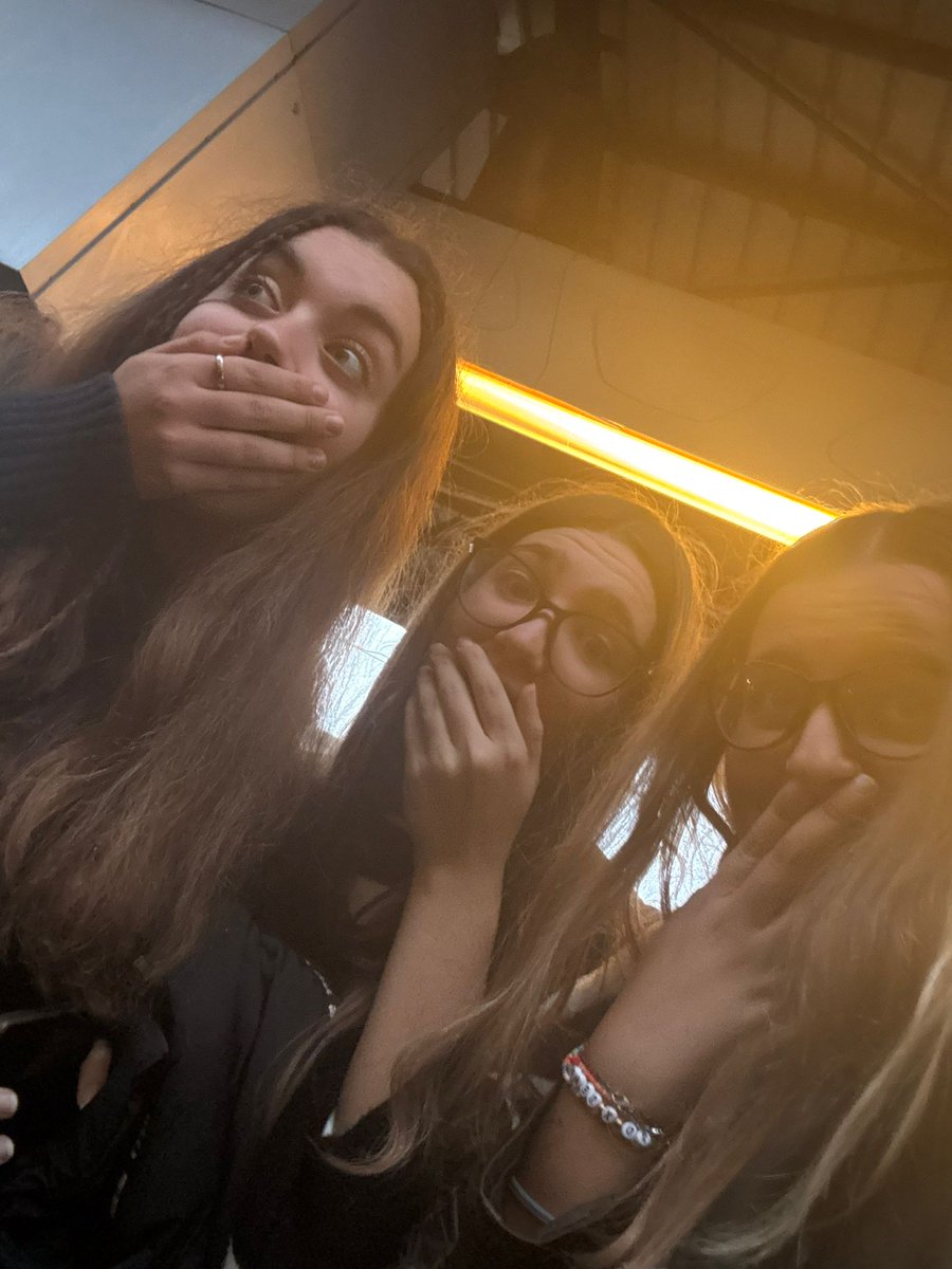 ɐuro☀️ | famtra tweet media