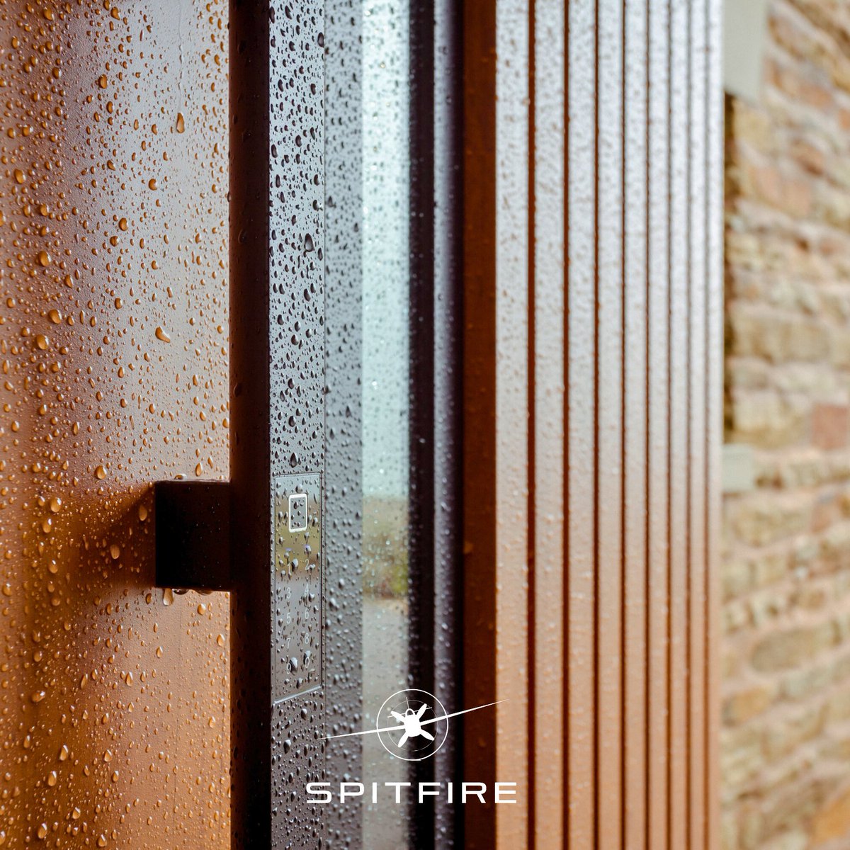 SpitfireDoors's tweet image. The Spitfire S-500 door blends contemporary style with exceptional weather resistance — built to perform beautifully, no matter the elements.

Discover more: spitfiredoors.co.uk

#SpitfireDoors #LuxuryEntrance #S500