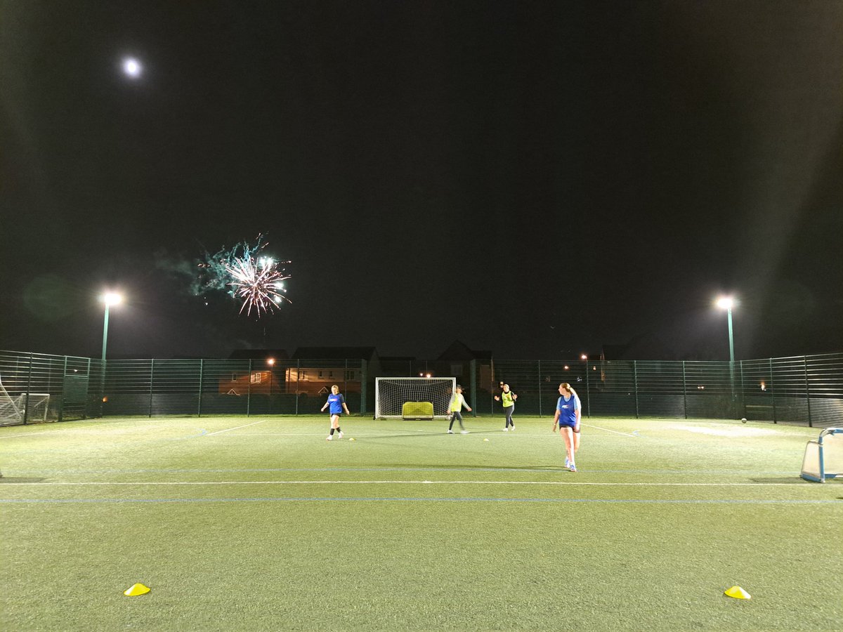 WideopenW's tweet image. Sessions with a bang 🎆⚽️

@NorthumFA 
#justplay #learntoplay #thisgirlcan #letgirlsplay #madeforthisgame