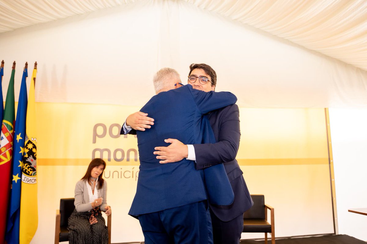 📍Hoje estive presente na cerimónia de posse de Olavo Câmara como novo Presidente da Câmara Municipal do Porto Moniz.

📌 Foi um momento de renovação com responsabilidade, marcado pela continuidade de um projeto que coloca as pessoas, o desenvolvimento sustentável e a coesão