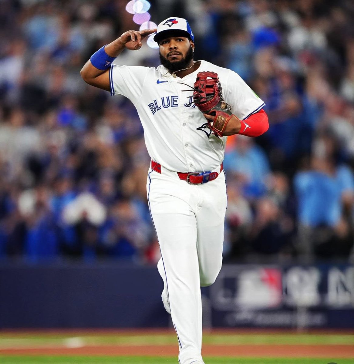 Orgullo dominicano 🇩🇴
Felicitaciones a Vladimir Guerrero Jr. por su extraordinario desempeño en la Serie Mundial 2025.
Desde Peravia celebramos tu talento, disciplina y pasión que inspiran a toda una generación. ¡Sigue brillando y poniendo en alto el nombre de nuestra tierra!