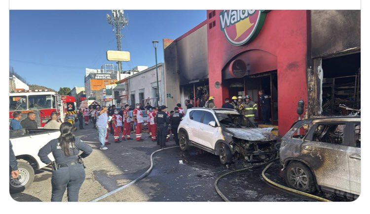 #Hermosillo de luto
#MiniColumna de <a href="/kioscomayor/">francisco rodriguez</a> |

Lo ocurrido ayer sábado, en la tienda Waldo´s, fue una gran tragedia donde 23 personas fallecieron, entre ellas siete niños, por eso Hermosillo está de luto. Personas que salieron de su casa ya no regresaron. A todos nos viene