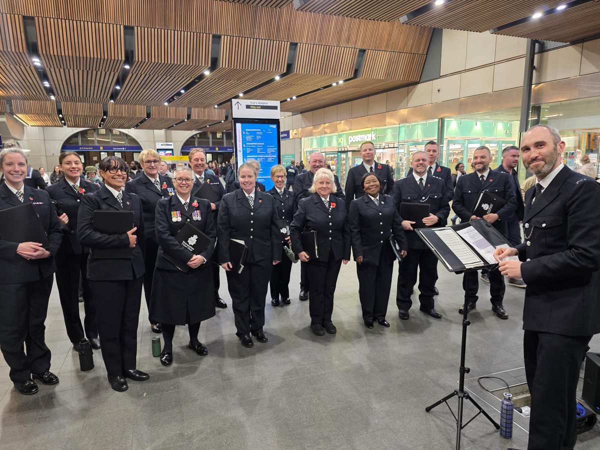Metropolitan Police Choir tweet media