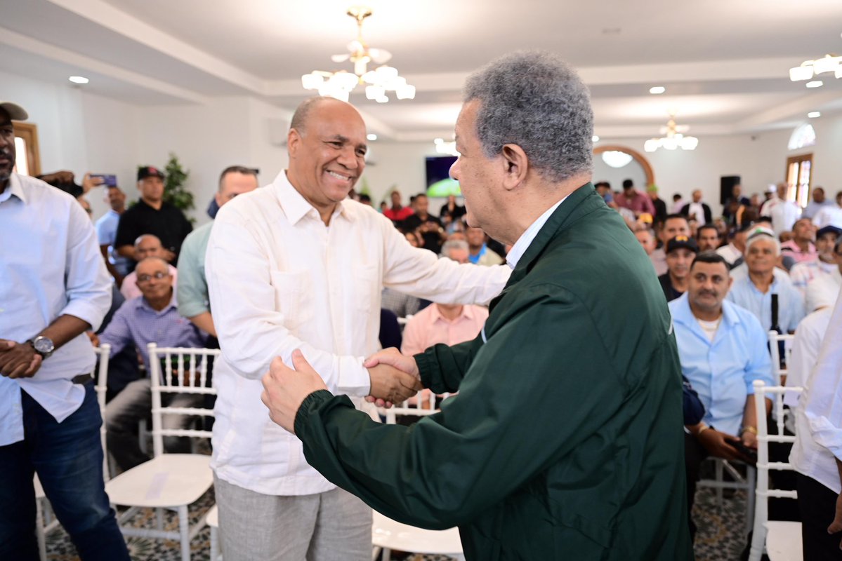 LeonelFernandez's tweet image. En San José de Ocoa, escuchamos a nuestros productores y coincidimos: despedir a los técnicos agropecuarios fue un gravísimo error del PRM.

Esa decisión provocó la crisis del campo dominicano.
En 2028, los restituiremos y devolveremos la asistencia que nuestros productores…