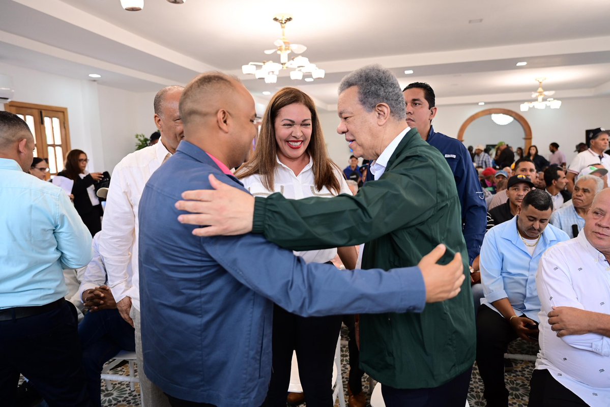 LeonelFernandez's tweet image. En San José de Ocoa, escuchamos a nuestros productores y coincidimos: despedir a los técnicos agropecuarios fue un gravísimo error del PRM.

Esa decisión provocó la crisis del campo dominicano.
En 2028, los restituiremos y devolveremos la asistencia que nuestros productores…