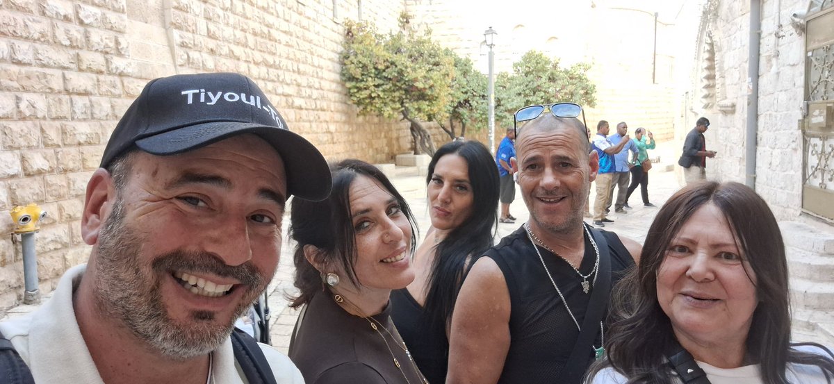 Guide_en_Israel's tweet image. En direct de #Jerusalem notre belle Capitale d&apos;#Israel en visite pour une adorable famille de banlieue parisienne qui a passée une journée inoubliable remplie d&apos;émotion, d&apos;humour, d&apos;archéologie, de géopolitique et même de gastronomie... 

Et vous ? Vous attendez quoi pour venir…