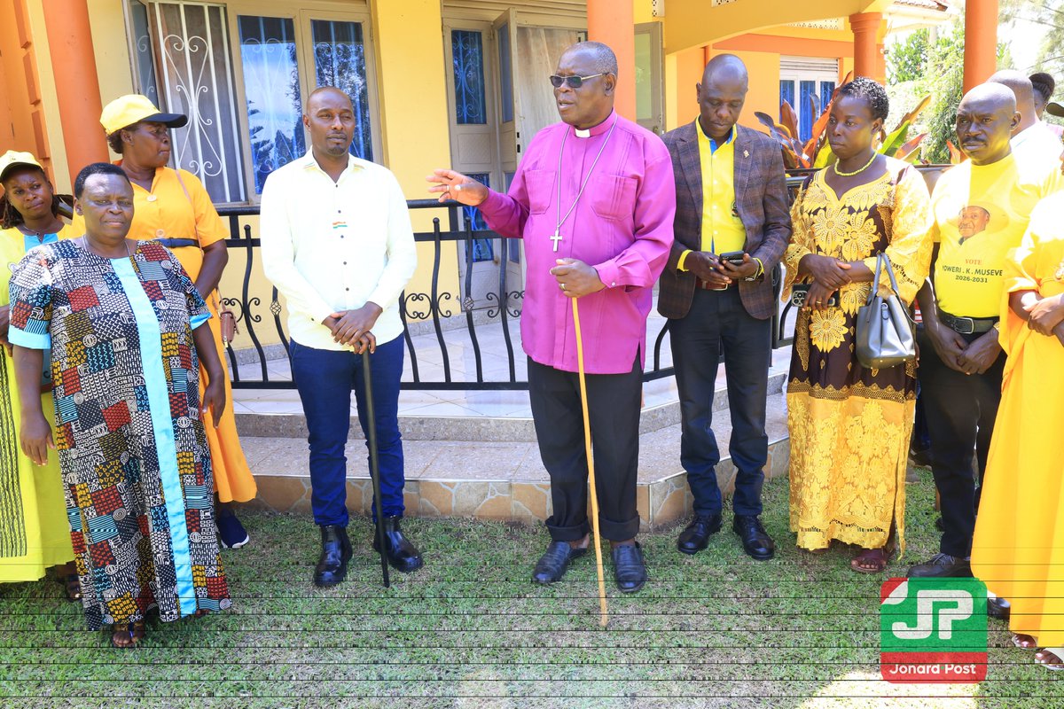 nrmwesternug's tweet image. Eng. Jonard Asiimwe Akiiki also visited the Bishop Emeritus of Bunyoro Kitara Diocese Samuel Kahuma and wife Mama Sarah at their home in Nyarugabo in Kiduuma Ward.

Eng. Jonard commended their efforts towards agriculture that has influenced the neighborhoods into engaging in…