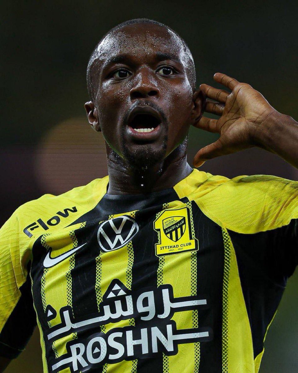 أكثر سؤال محيرني 🇫🇷🟡⚫️

ليش ديابي يتألق لمن "يغيب بنزيما" وش السبب 😨