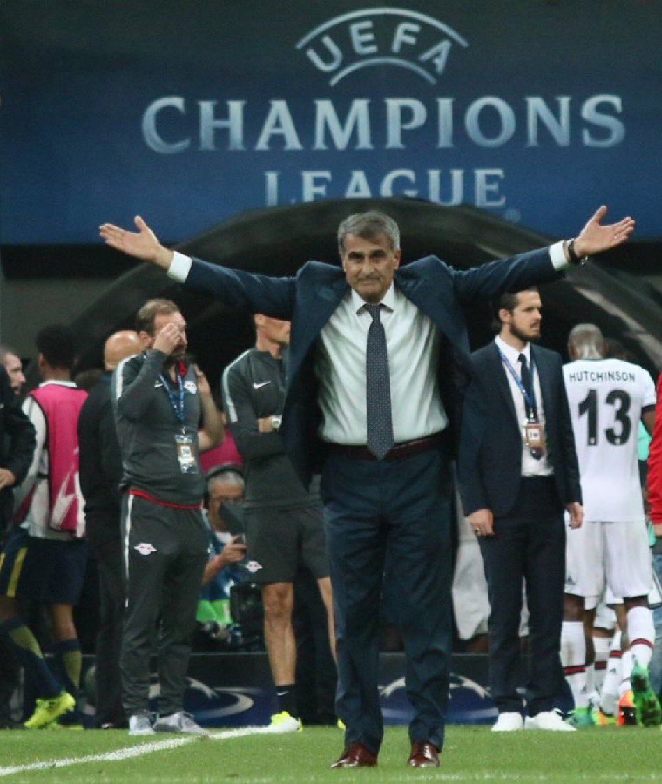 Beşiktaş’ın bu hallerine şaşırıyorlar. Niye şaşırıyorsunuz ki? Beşiktaş zaten hep böyleydi. Şenol Güneş gelene kadar, 2015’e kadar Beşiktaş’ın 20 senede 2 şampiyonluğu vardı, 20 SENEDE 2 şampiyonluk. Siz o adamı 3/3 şampiyonluk alamadı diye yediniz. Alın şimdi eski günlere döndük