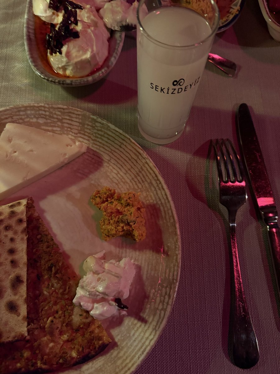 merhababennena (@nneevvrraaa) on Twitter photo 