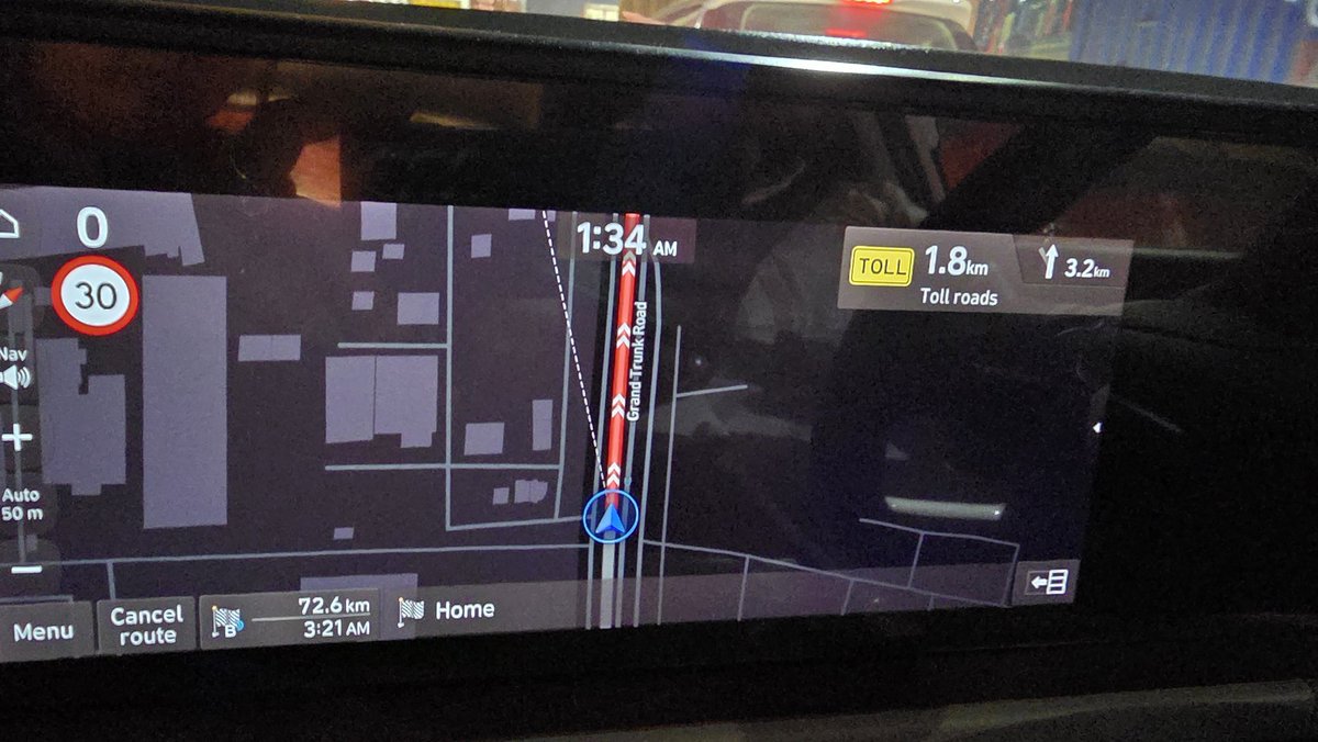 labolion's tweet photo. @nitin_gadkari  Sir raat ke 1.36 AM par Sikandrabaad toll plaza par 2km ka jaam hai. Itna mis management hai iss toll plaza par . KYA HUM ISKE LIYA HE TOLL TAX DETA HAI ???? https://t.co/jAsNSBNOdN