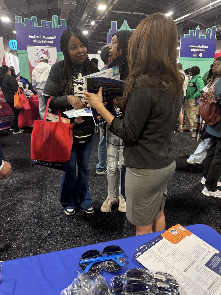 SBMTownview's tweet photo. Discover Dallas ISD was epic!The best part for me was witnessing our executives enthusiastically highlight our school &amp; programs of study. I had goosebumps. @MJJackson1906 @region4 @dallasschools #region4saynomore https://t.co/12H05nVWQp