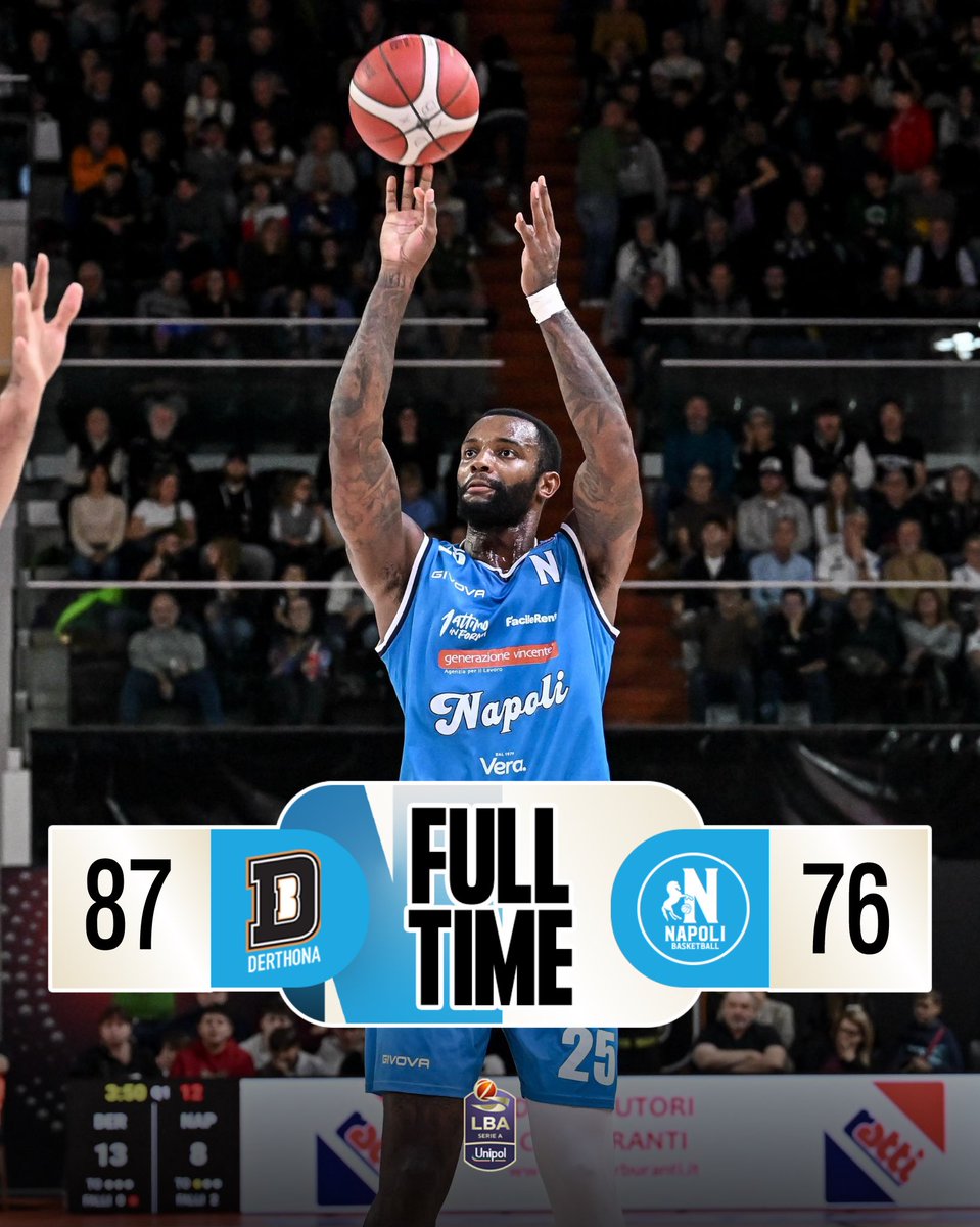 basket_napoli's tweet image. 𝗡𝗔𝗣𝗢𝗟𝗜 𝗥𝗘𝗚𝗚𝗘 𝗠𝗘𝗧𝗔' 𝗧𝗘𝗠𝗣𝗢, 𝗠𝗔 𝗖𝗘𝗗𝗘 𝗡𝗘𝗟 𝗙𝗜𝗡𝗔𝗟𝗘 𝗔𝗟𝗟𝗔 𝗖𝗔𝗣𝗢𝗟𝗜𝗦𝗧𝗔 𝗧𝗢𝗥𝗧𝗢𝗡𝗔 𝟴𝟳-𝟳𝟲 🙌🏼

Sei giocatori azzurri in doppia cifra e Croswell top scorer con 13 punti.

#NapoliBasketball | #DestinationNapoli 💙