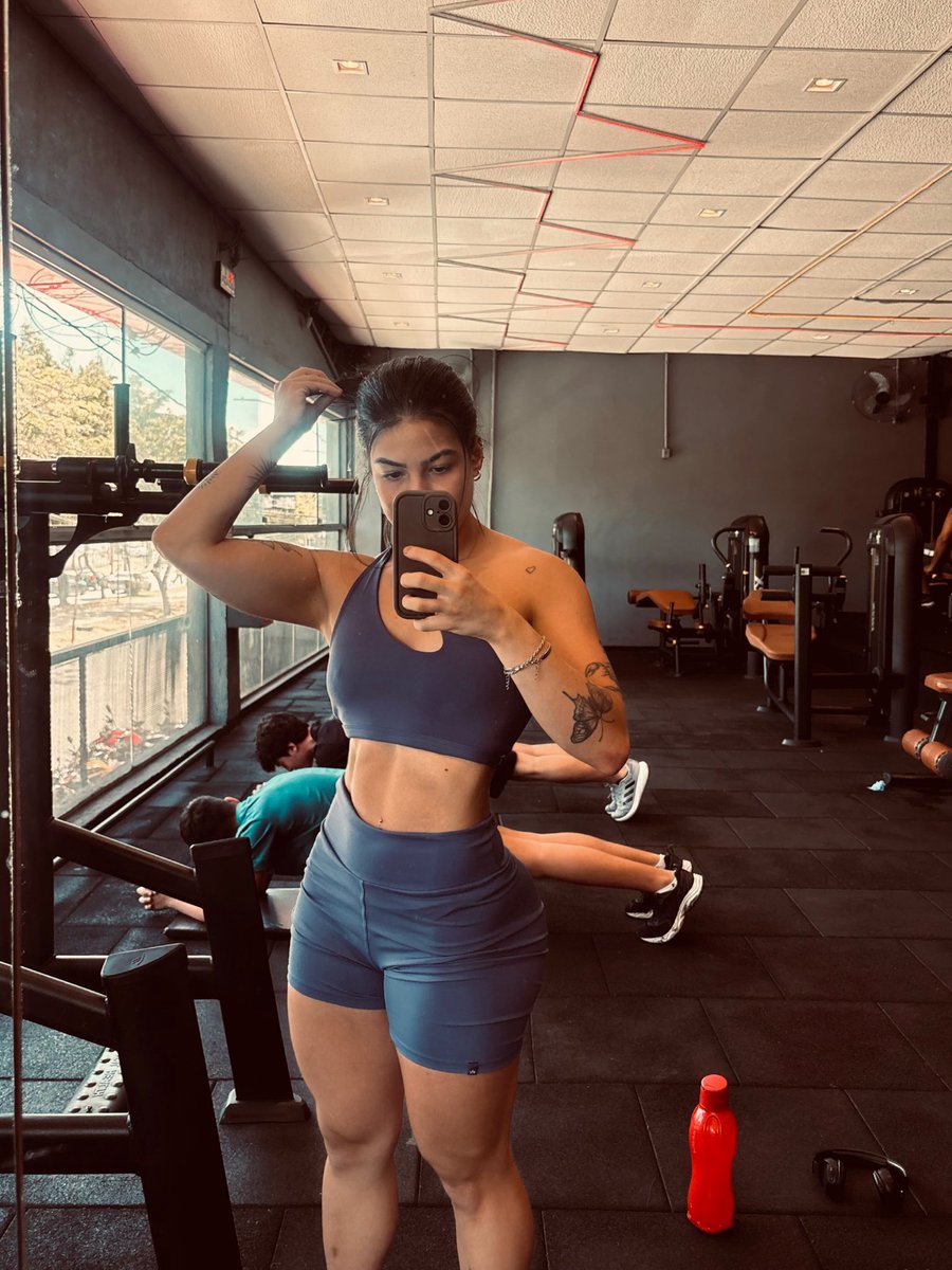 camisantanam's tweet image. 