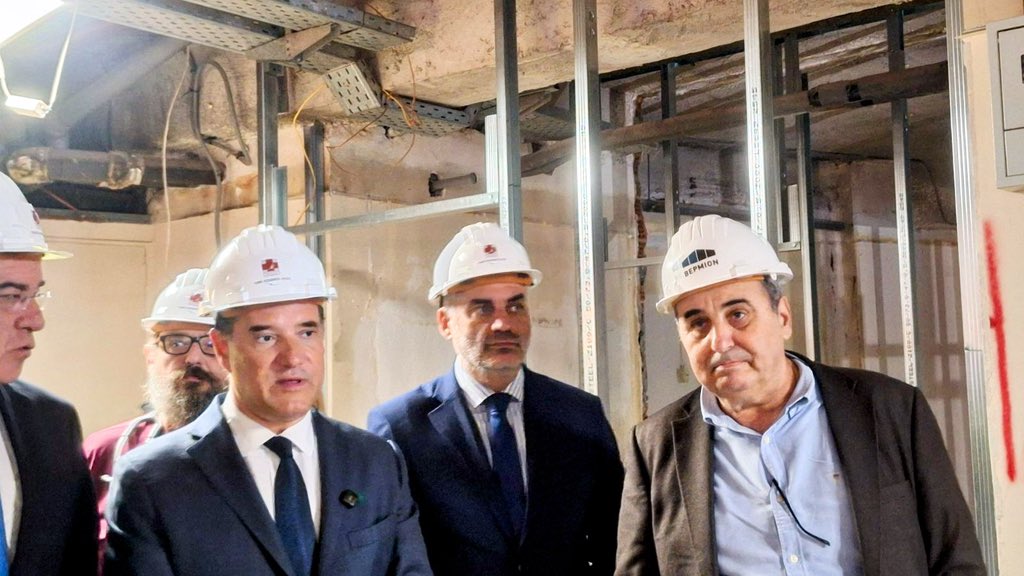 ChronasA's tweet photo. 📍 Σημαντική επίσκεψη του Υπουργού Υγείας στα νοσοκομεία της Θεσσαλίας και της Στερεάς Ελλάδας

Συνεχίζουμε με σχέδιο, συνέπεια και συνεργασία για ένα σύγχρονο και προσβάσιμο Εθνικό Σύστημα Υγείας.

#ΥπουργείοΥγείας #5ηΥΠΕ #ΔημόσιαΥγεία #Νοσοκομεία #Θεσσαλία #ΣτερεάΕλλάδα https://t.co/zFzzwFNCxf