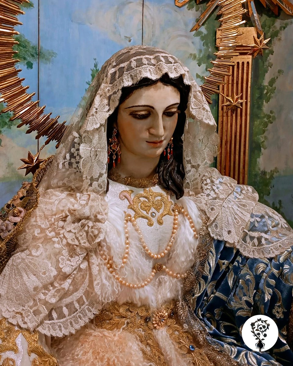 #1DENOVIEMBRE | LA VIRGEN EN SU CAMARÍN

La Divina Pastora vuelve a su camarín para recibir el amor y la veneración de su barrio y de la ciudad de la que es Copatrona.

Junto a Ella, el Divino Pastor bendice a su rebaño.

¡Pastoreño, no dejes de visitar a la Pastora Coronada!