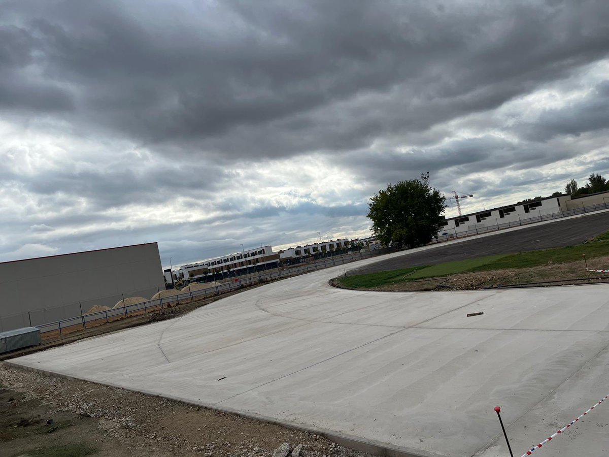 Avanzan las obras en nuestra pista, esto ya va cogiendo forma. 

Cada día más cerca de volver a disfrutarla!!💙💛