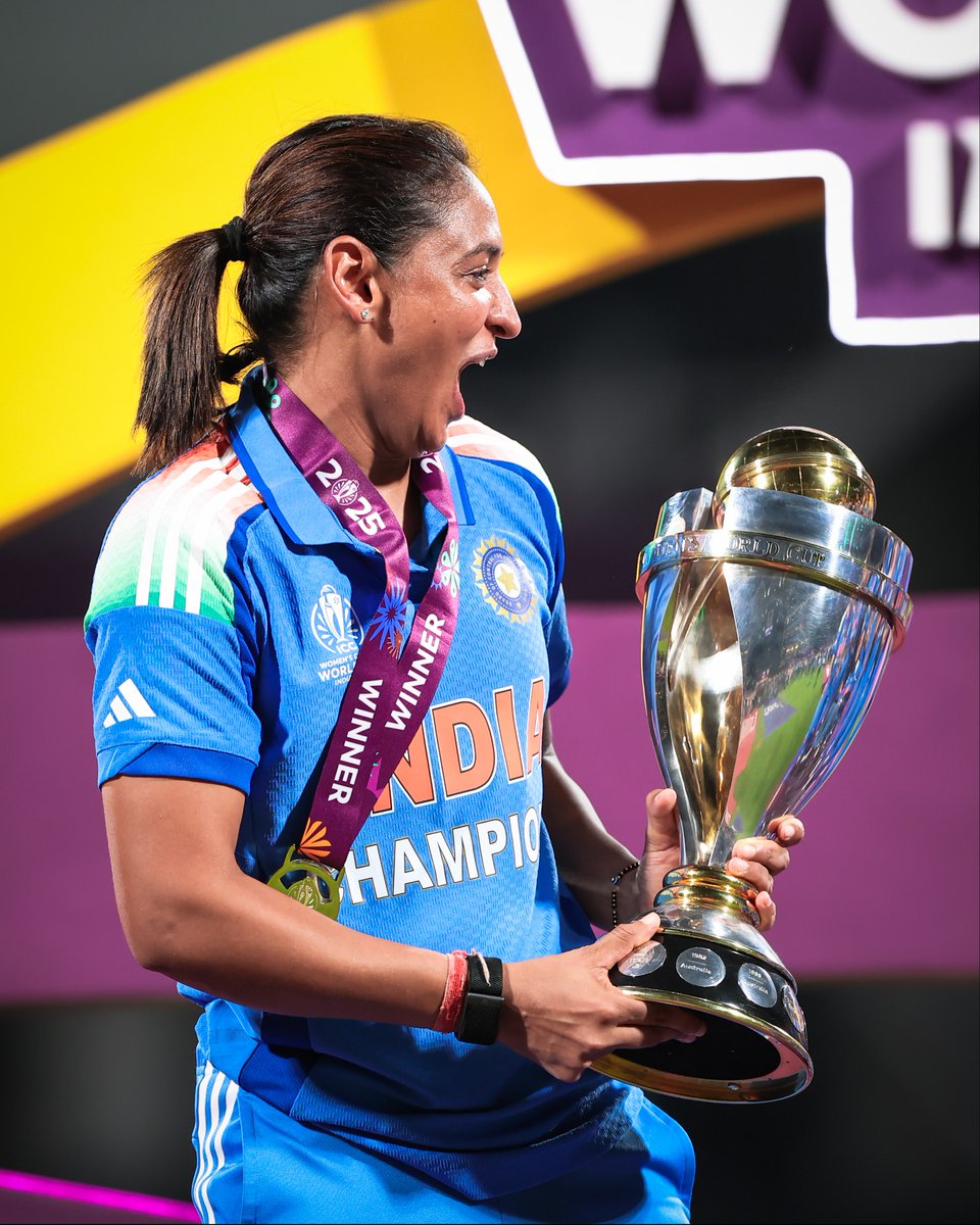 Kapil Dev. MS Dhoni. HARMANPREET KAUR 🏆