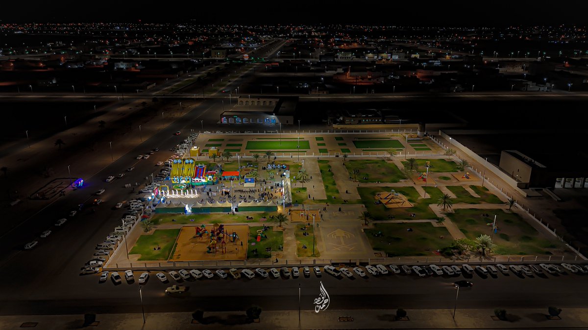 مع تدشين محافظ #الشملي أ. مشعل بن حمود السليم، يزدهر المكان بحضور الزوار وتفاعلهم، ويتألق الكرنفال في أبهى صوره، حاملاً فرحة اللحظة وروح السعادة التي تجمع الجميع.
#محافظة_الشملي
#حائل
📸