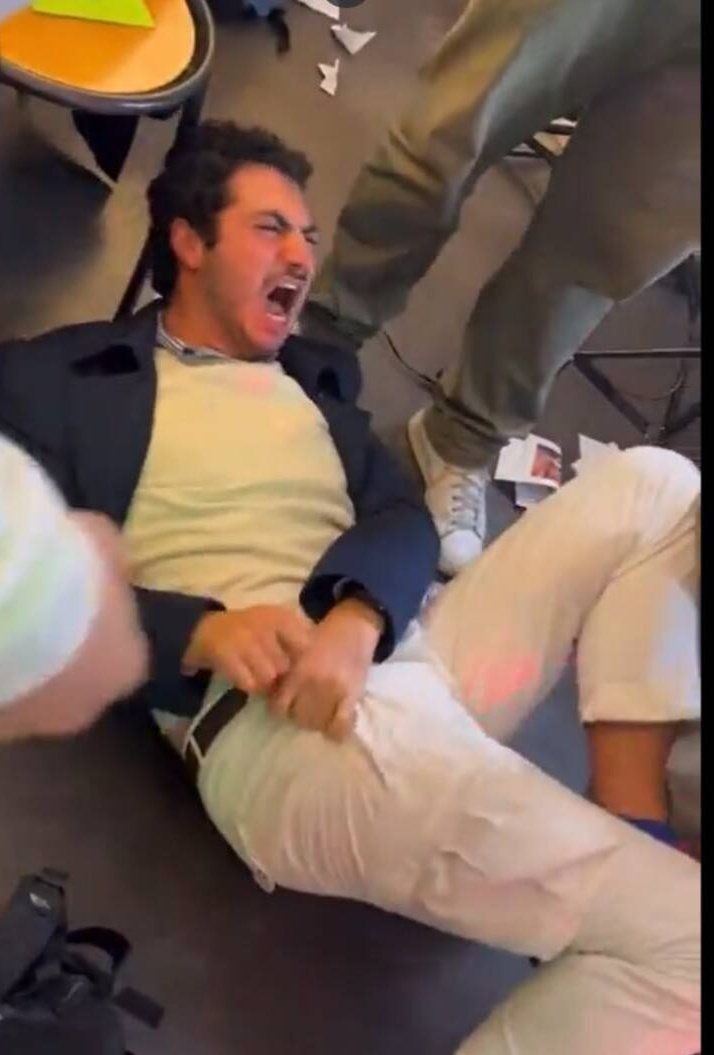 fabulous63's tweet image. Corentin Tolisso quand on lui marche sur les lacets