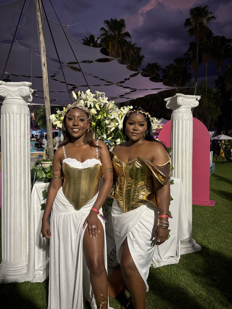 Youtube_VanesaM's tweet photo. #SunCityTakeover #foncity #homecomingevents @HomeComingEvent you owe us nothing! https://t.co/jsRdfukp3Q