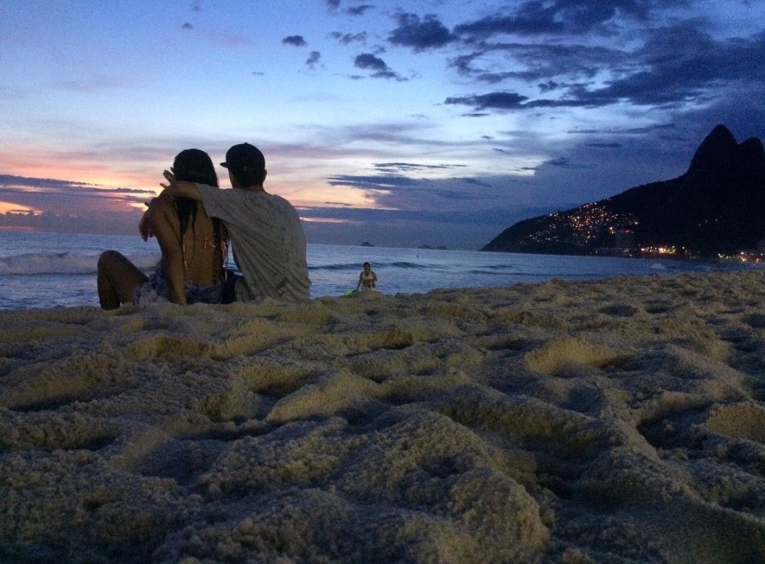 sen ben... hafif aksam serinligi... sahil..