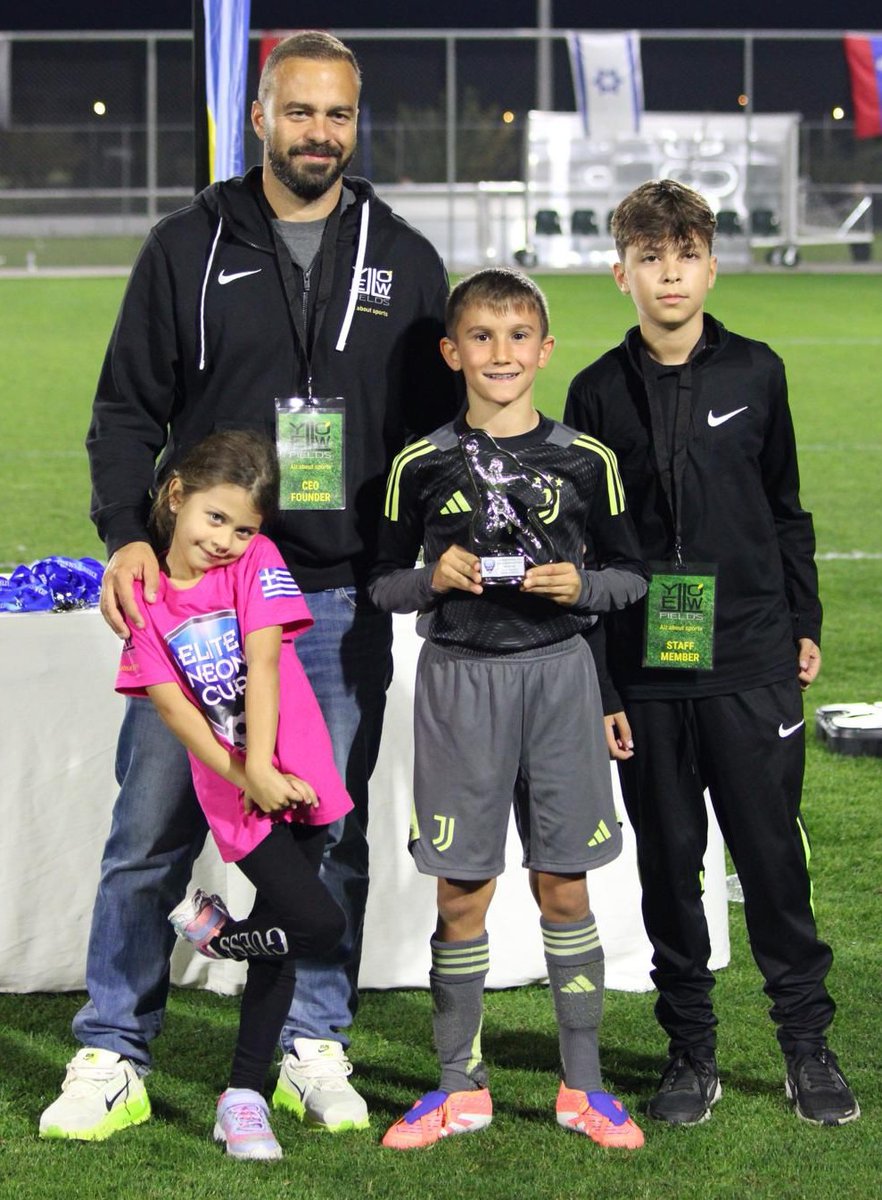 GiovaniBN's tweet photo. 🏅 Riconoscimenti speciali per Francesco #Mulassano e Pietro #DeLima, premiati rispettivamente come miglior portiere e miglior giocatore del torneo. 👏👏 https://t.co/rThzdTC3En