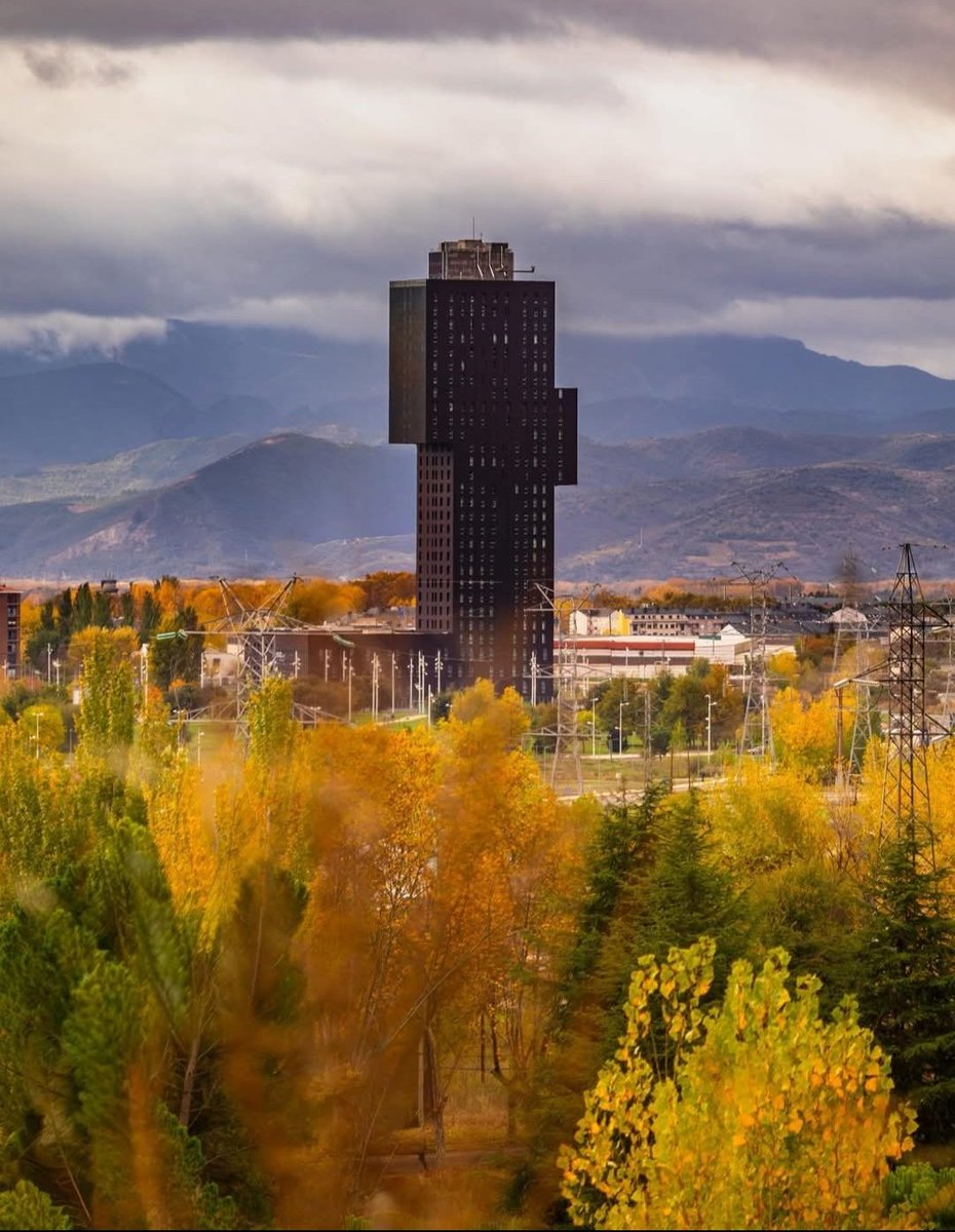 VientuNordes's tweet photo. Otoño en tierras bercianas.

Ponferrada, el Bierzo, León

📷: Luis Ángel Fernández Rollón https://t.co/Wvx6TyzuB7