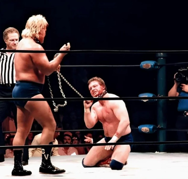wresadam's tweet photo. The most dramatic of all the pro wrestling matches - collar and chain match. Two men chained together like wild animals - total gaybait!
#prowrestling #wrestling #wrestlers #prowrestlers #wrestlingfetish #gaywrestling #hot #trunks #bulge #bulgemen #gay #thicc #stud #prettyboi https://t.co/bfETu9Vt3M