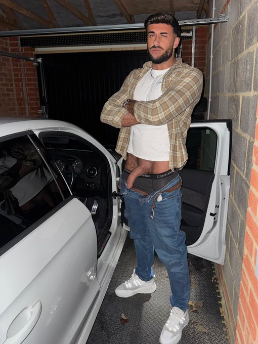 Chudai 💦 https://t.co/CxNd78TTup