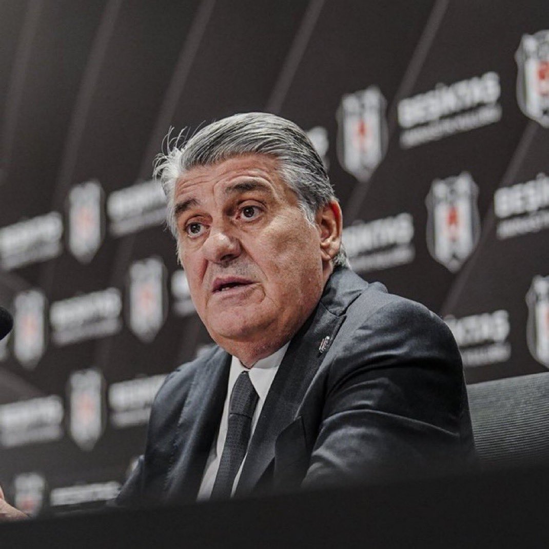 Kısa ve öz beceriksizsin Beşiktaş başkanlık makamı da sana 10 gömlek fazla 3 seçim kaybetmen çok doğal 

Scout departmanını BECEREMEDİN
Bankalar Birliği’nden ÇIKAMADIN 
Avrupa’ya GİDEMEDİN 
Ligde YARIŞAMADIN

Gittiğin gün bayramdır