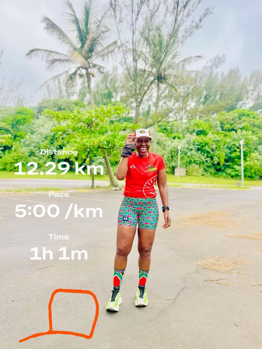 mawelly05's tweet photo. We fall down but we get up. Fall! Rise! Run! #RunnerLife #MySunday #Running #Runner #TheQueen https://t.co/XKB4OwYlup