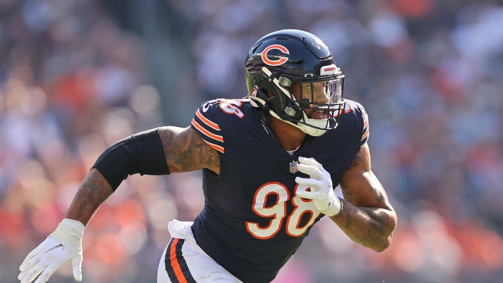 JAYChi_Bears's tweet photo. MONTEZ SWEAT WITH A SACK

3 IN THE LAST 3 GAMES https://t.co/apiJuOUV35