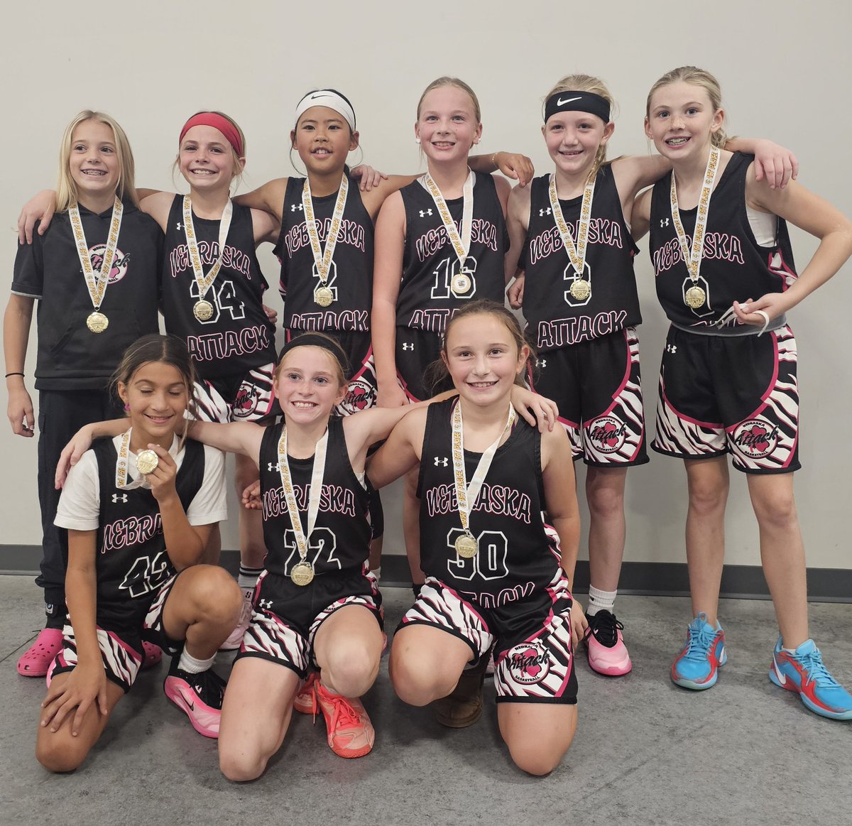 NE Attack 4th Elite starts the season off with a bang 💥 going undefeated this weekend! 🥇 Great job ladies! Its going to be a FUN season!
##HardworkAndHustlePaysOff
#TeamworkWins
#NebraskaAttackBasketball