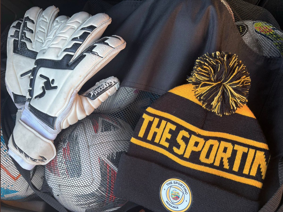 Cold sidelines. Warm head.

Only 4 hats left and one of them could’ve been yours if you didn’t scroll past this post again 👀

👉 Grab one before someone else’s ears thank them first.

thesportingresource.co.uk/bobble-hats