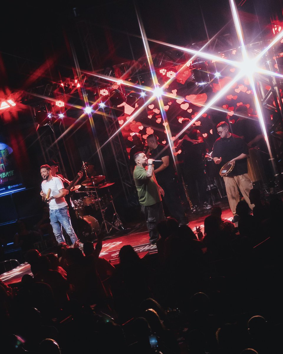 pagodedoadame_'s tweet image. Encerramos outubro e iniciamos novembro com o pé direito!!! Fazendo um pagode daquele jeito em Queimados na última sexta-feira, e ontem em Magé.

Muito obrigado por nos receber com tanto carinho ❤️ Já podemos voltar?