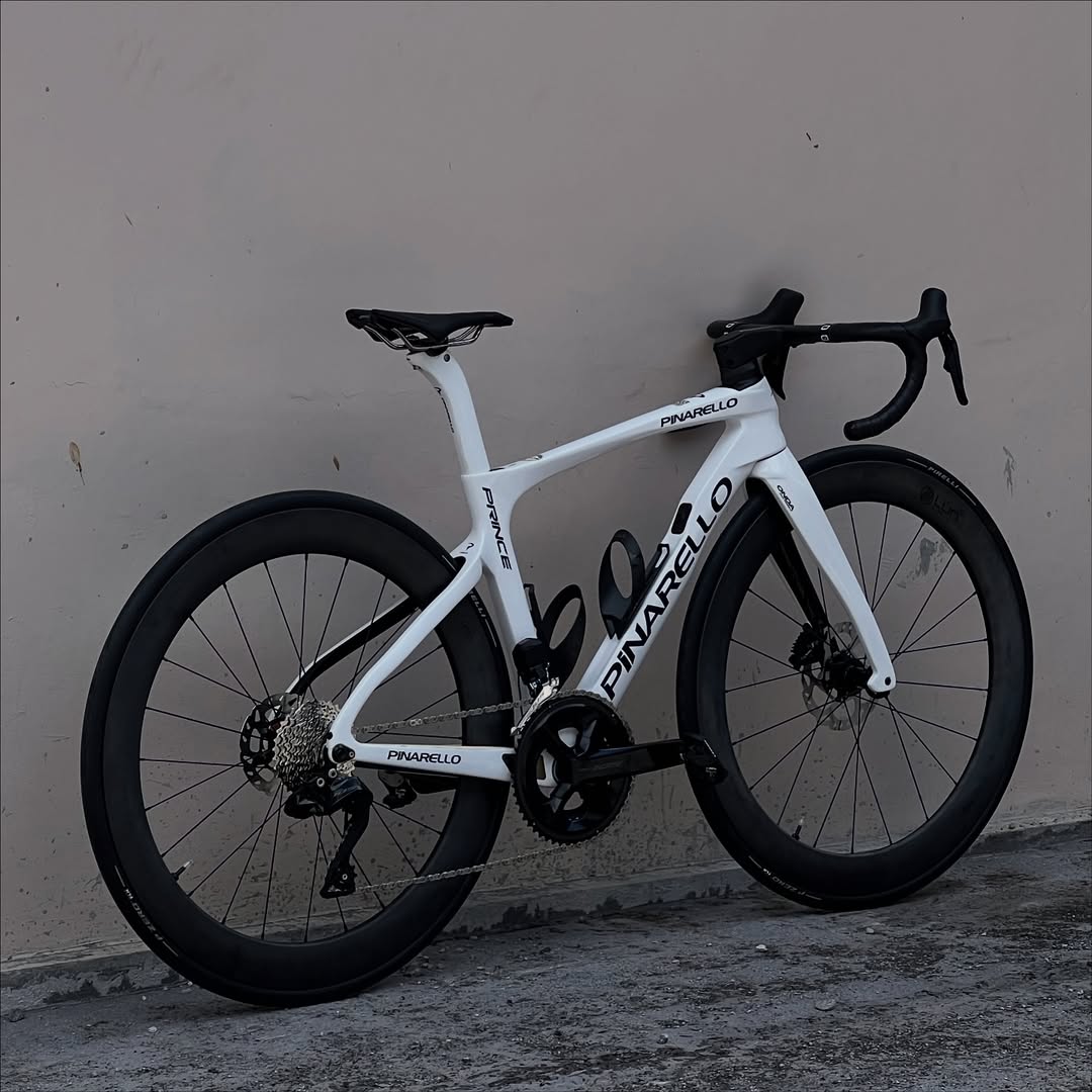 Lucy01873117's tweet image. 🚴‍♂️💨
Riding in style with my new Pinarello Prince! 🏁 This beauty is not just about looks – it’s all about speed and precision. Thank you for trusting us with the care of your bike. 🔧
#Pinarello #ShimanoRoad #HyperLun  #CytonPitstop #RoadBike #Cycling #CyclingLife