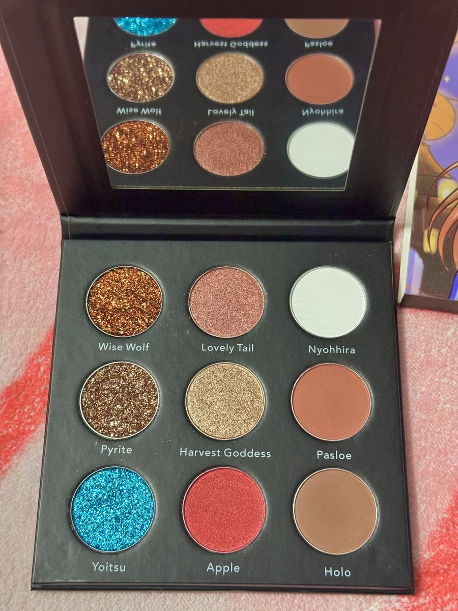 cfzelda's tweet image. Today’s item is this Spice and Wolf inspired eyeshadow palette! Such a fun piece and the colors are so perfect. Two of course as one to use and one to keep lol 

#狼と香辛料 #SpiceAndWolf