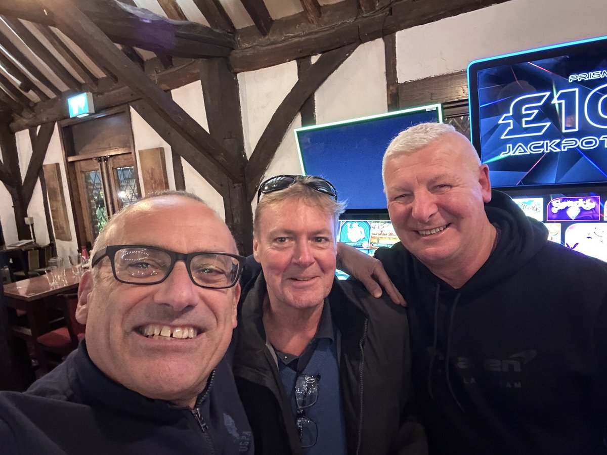 Old mates are the best mates.. friends for 45/50 years 😆🤦‍♂️🍺🍺🍽️🍽️catching up Wetherspoons…great value!