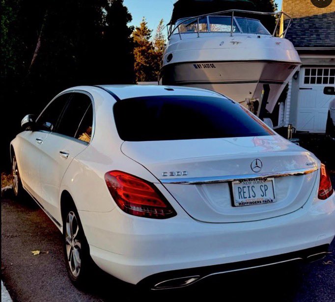 Bir sevdanın plakası olmaz derlerdi…
Ama biz “REIS SP” yazdık, kalbimize kazıdık. 

Reis Sedat Peker 
<a href="/sedat_peker/">Sedat Peker</a> #SedatPeker