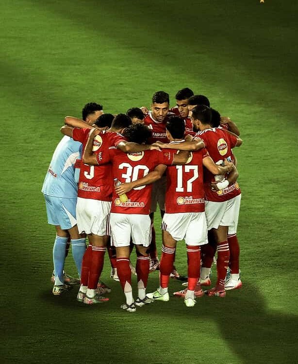 لعيبة عويلة ومدرب على قده