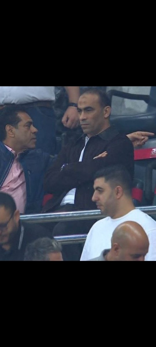 كابتن سيد وهو قاعد بيفكر هيخصم من كل لعيب كام ع يضبظ  دول مش عوزين خصم وبس ياكابتن دول عوزين حبس انفرادي 
منكم لله هيجتواأعصابنا وجبتولنا الضغط 
هضحكواعلينا المصريين والاماراتيين كمان
فوقوا بقي فوقواااااا 
#نادى_الاهلي 
#سيد_عبد_الحفيظ