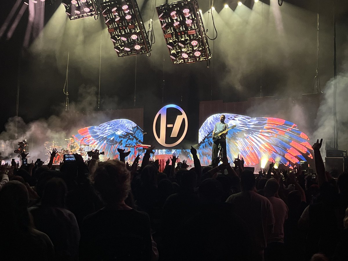 starrswillfade's tweet image. I can’t even begin to put into words how the next semester wings make me feel.