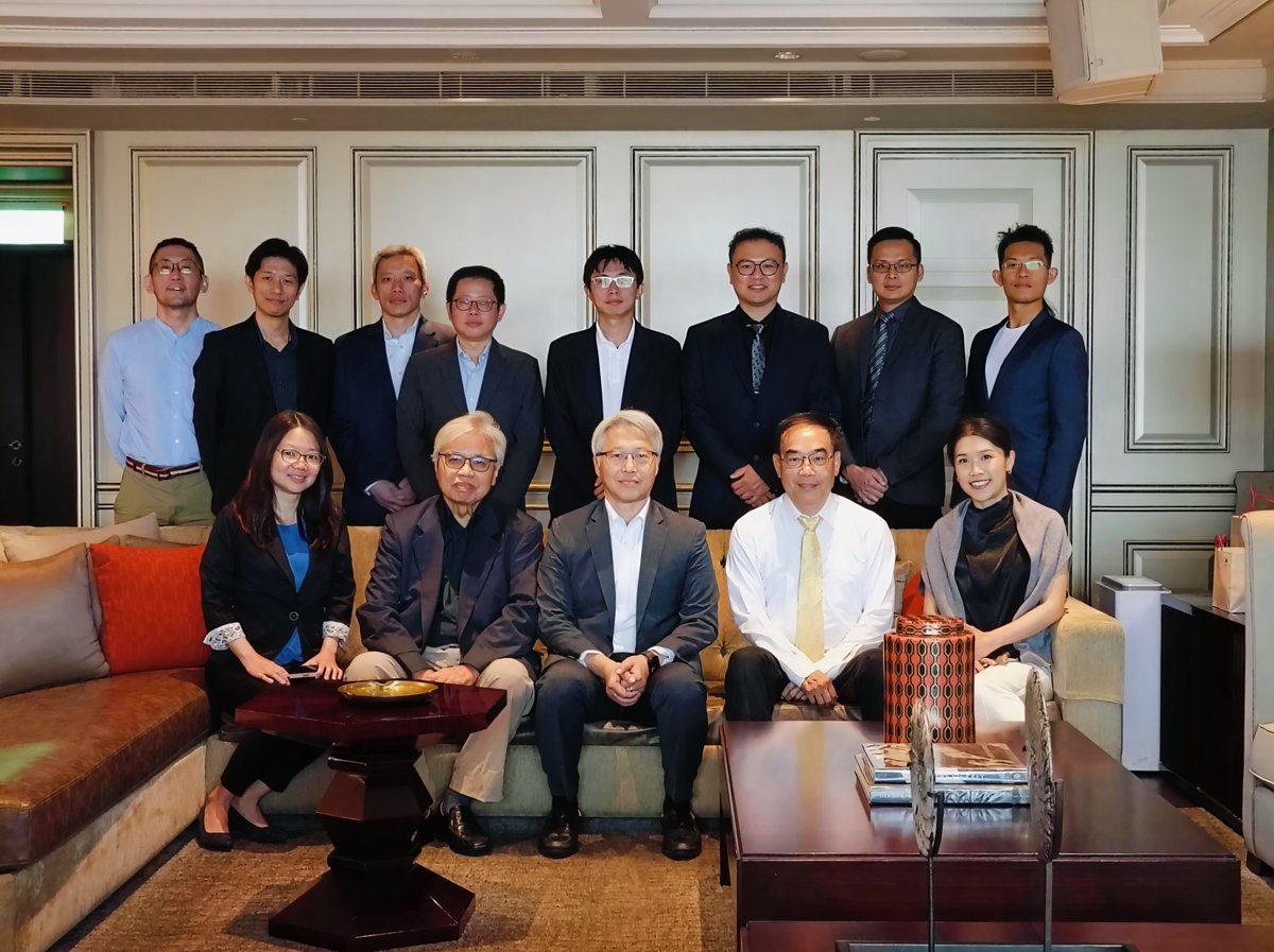 IPMBSinica's tweet image. Dr. Chih-Hang Wu @AdamWu9527 received the 13th Young Scholars’ Creativity Award at the FAOS ceremony—celebrating this proud moment of recognition and innovation. Congratulations again!