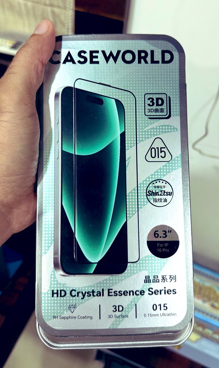 parthgohil09's tweet image. If there’s one thing I recommend everyone splurge on, it’s a premium screen guard. Costs a bomb but worth every penny.

#iphone #screenprotector #temperedglass #iOS26