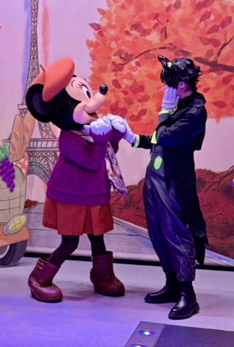 ⚠️仮装・コスプレ・擬人化・加工⚠️
ミニーちゃんに褒められて激照れしてる一枚📸