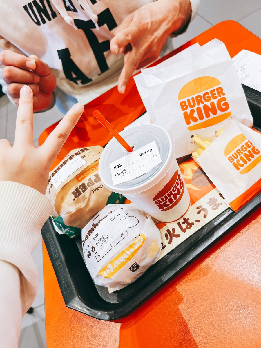 wally_03's tweet photo. バーガーキング来た⸜(*˙꒳˙*)⸝
お肉トリプルすごいwww https://t.co/Op5lU41DhO